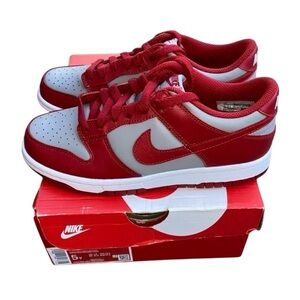 New Nike Dunk Low Ohio State Size 5 Youth / 6.5 Women